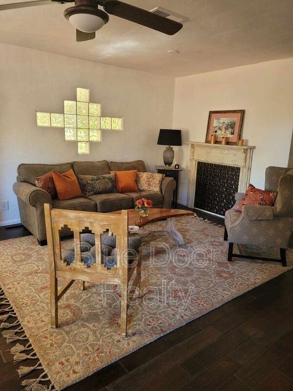 111 Ranchitos Rd - Photo 3 of 32