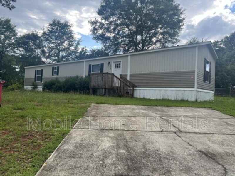 210 Ridgewood Dr - Photo 3 of 8