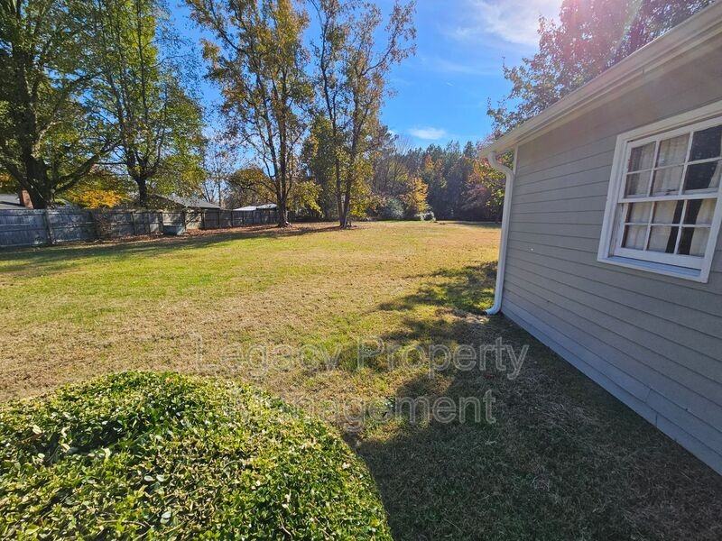 4914 Longleaf Rd - Photo 2 of 15