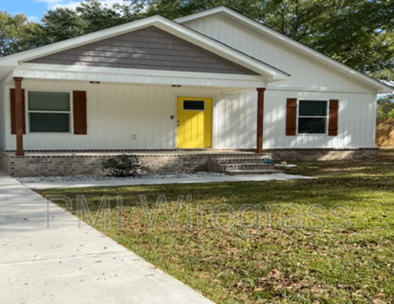 668 Ida St - Photo 3 of 43