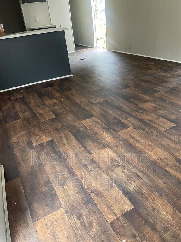 435 Sarah St - Photo 3 of 5