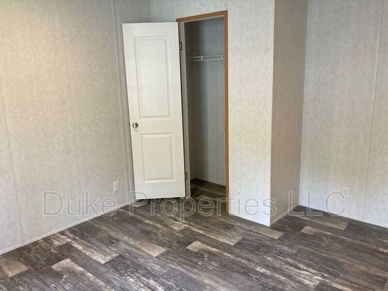 26 Chapin St, Seneca Falls, NY 13148 - Photo 3 of 41