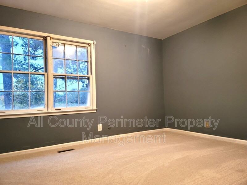 2727 Old Gray Hwy - Photo 2 of 8