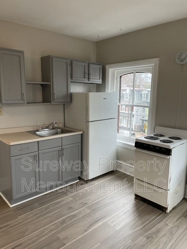 212 E Broad St #3 - Photo 4 of 5