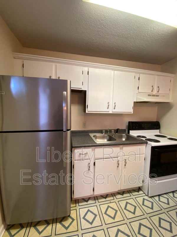 127 Rolland St - Photo 2 of 6