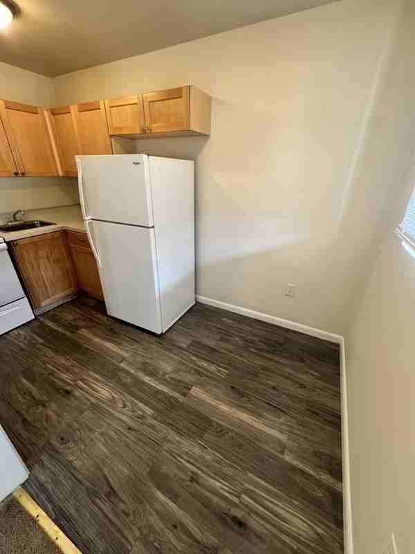 1822 Williamsburg Rd - Photo 2 of 7