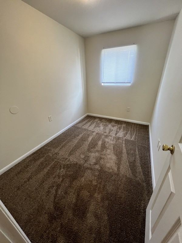 1822 Williamsburg Rd - Photo 4 of 7