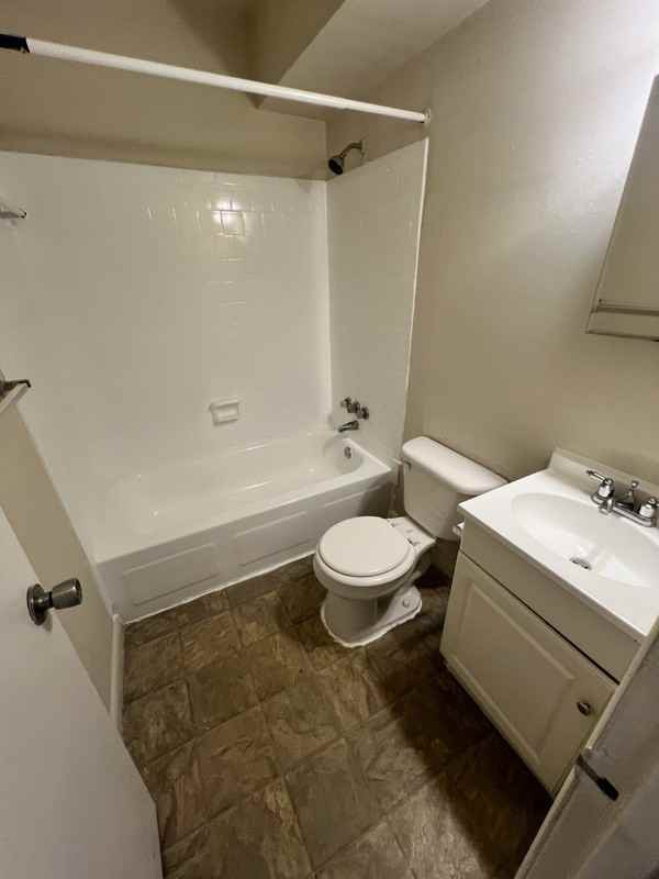 1822 Williamsburg Rd - Photo 6 of 7