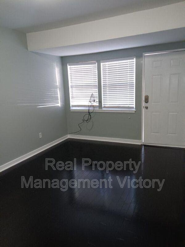 1171 16th Ave S #T - Photo 3 of 17