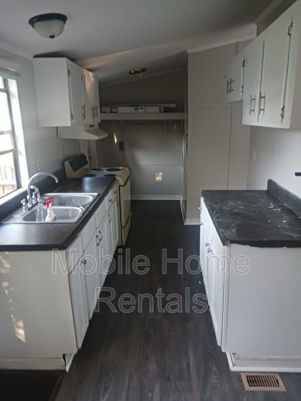 86 Bermuda Dr - Photo 3 of 10