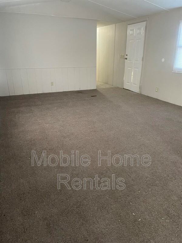 572 Charles St - Photo 3 of 7