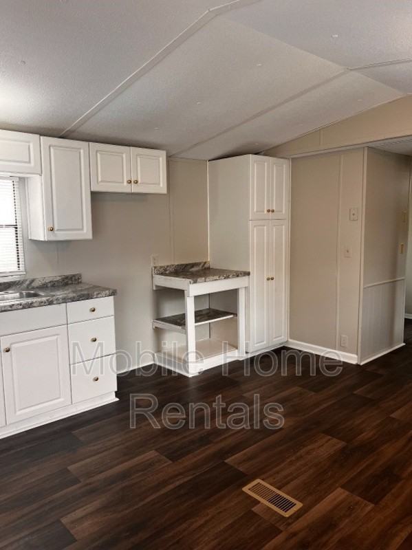 2834 Dottie Ln - Photo 2 of 9