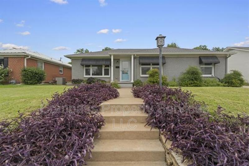 1113A N New Rd - Photo 2 of 12