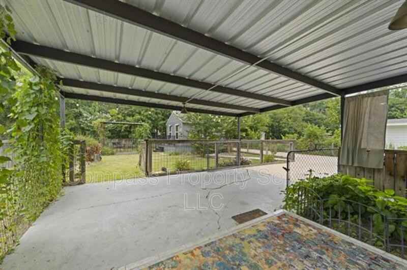 1113A N New Rd - Photo 3 of 12