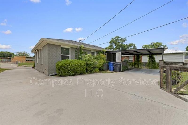 1113A N New Rd - Photo 4 of 12