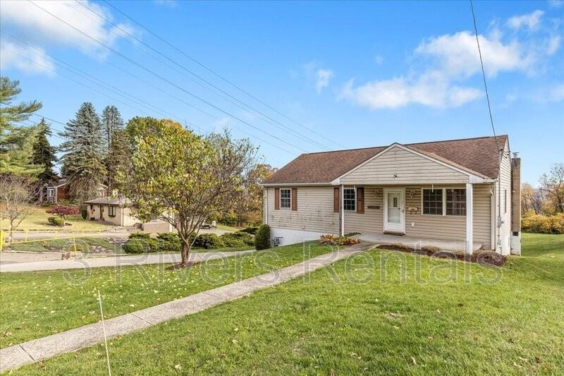 2299 Vermont Ave - Photo 2 of 44