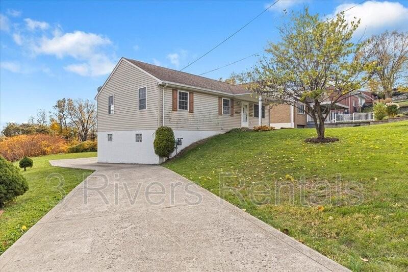 2299 Vermont Ave - Photo 3 of 44