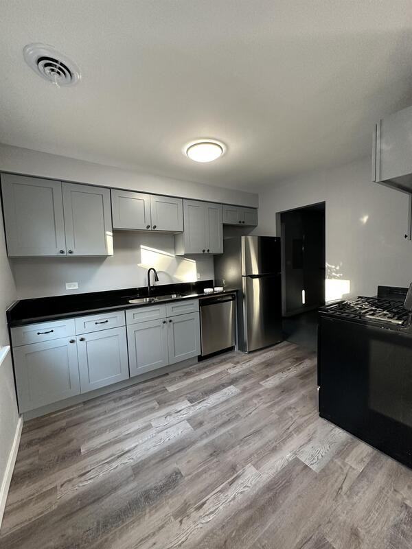 14575 Abbottsford Rd - Photo 3 of 8