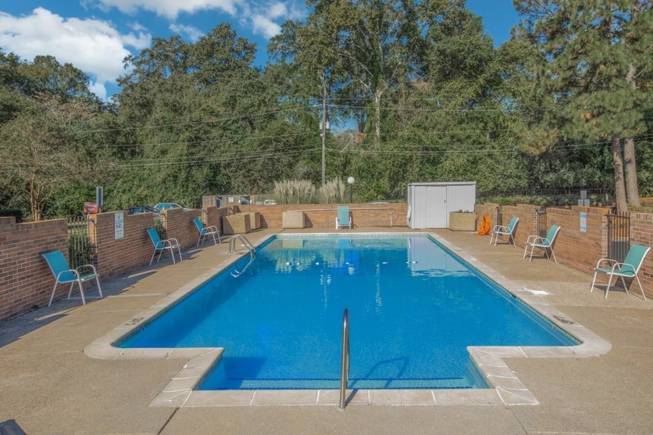 Overlook at Midtown Apartments - Photo 3 of 35