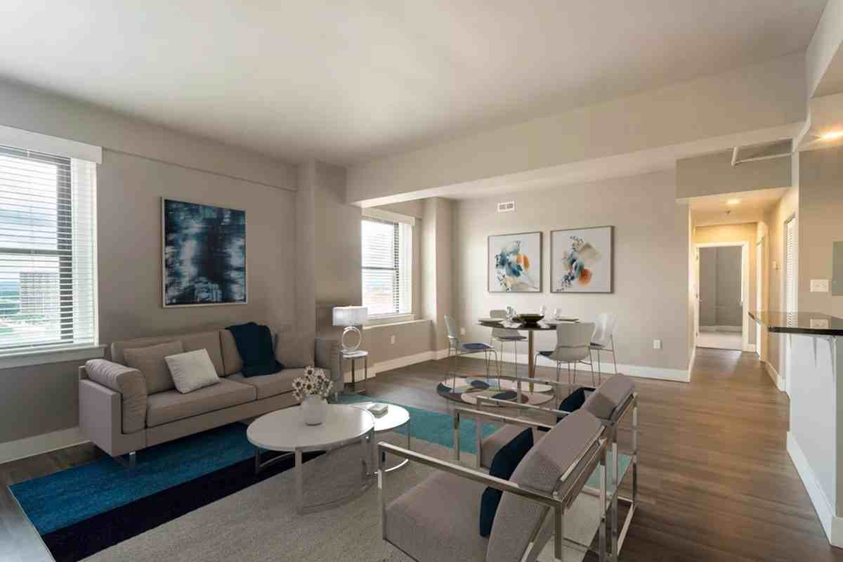 Flats on Fifth - Photo 7 of 55