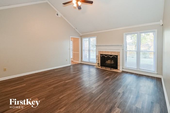 7395 Kevinridge Cv E - Photo 3 of 15