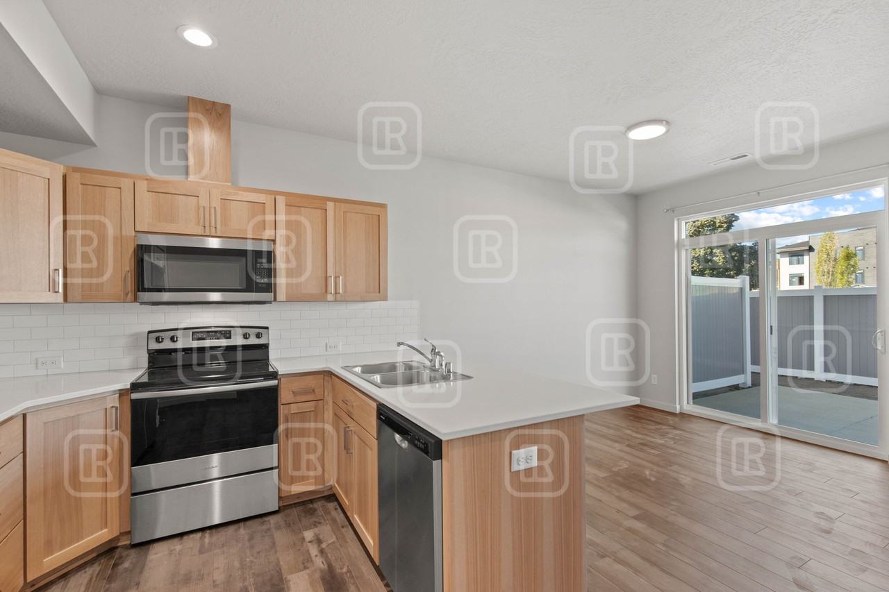 308 S Woodlawn Ln #1 - Photo 3 of 21