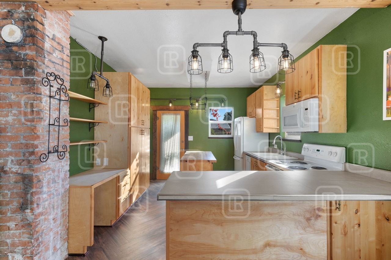1414 N Adams St #1 - Photo 2 of 26