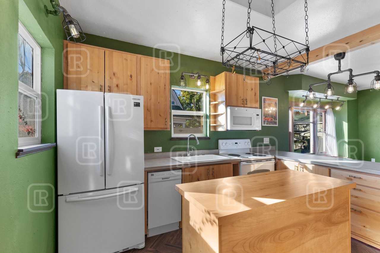 1414 N Adams St #1 - Photo 3 of 26