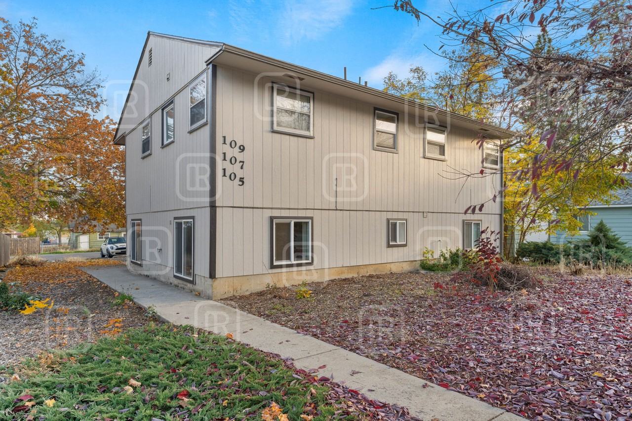 107 W 3rd St #1