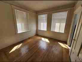 498 25th St #15 - Photo 1 of 1