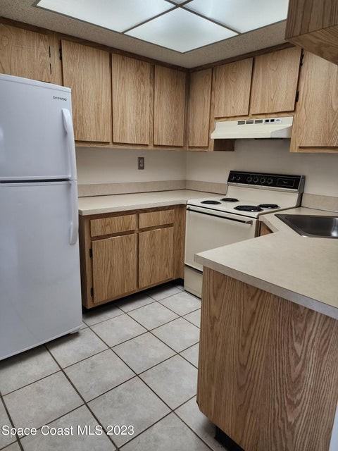 1601 Sunny Brook Ln Ne #201 - Photo 4 of 10