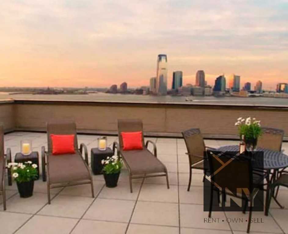 Battery Pl #2014 - Photo 7 of 8