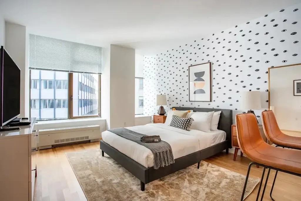 Hanover Sq #17U - Photo 2 of 11