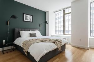 featured image of Hanover Sq #23R