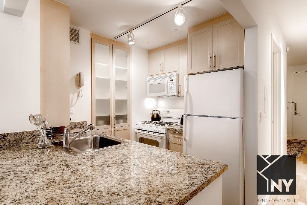 Hanover Sq #23R - Photo 3 of 12