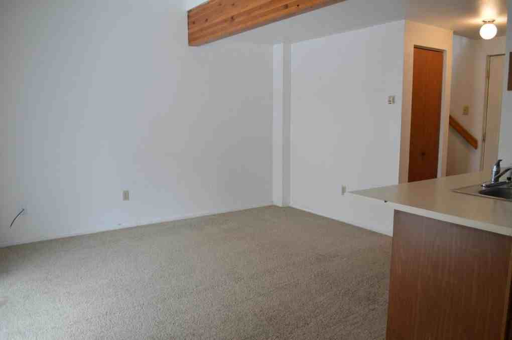 310 W 8th St #2 - Photo 3 of 7