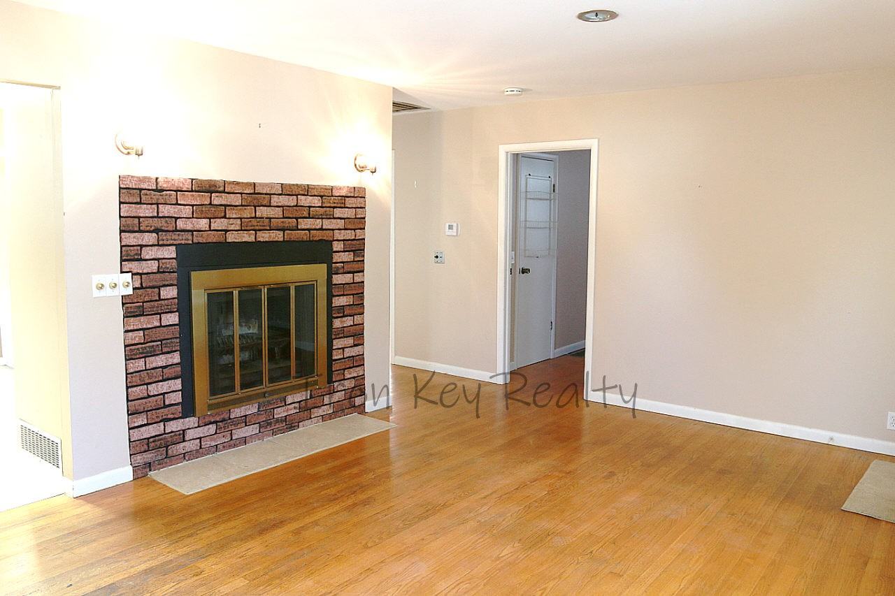 2201 S Claremont Ave #1 - Photo 5 of 17
