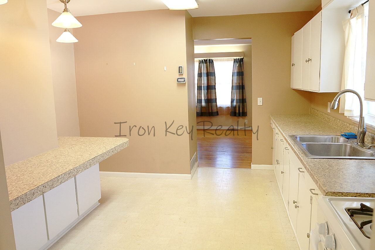 2201 S Claremont Ave #1 - Photo 6 of 17