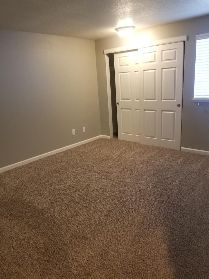 20347 Ne Halsey St - Photo 7 of 20