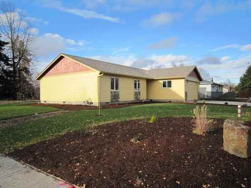 1547 Princess Ln NE - Photo 3 of 18