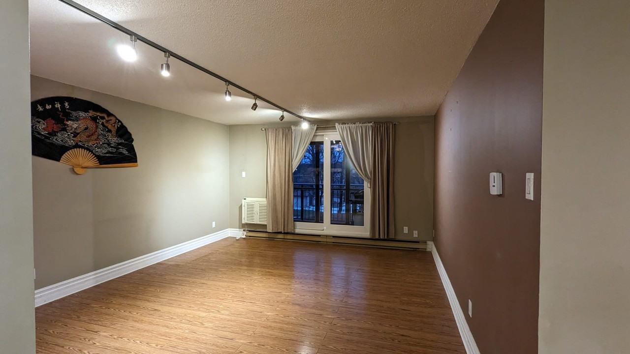 700 Kenaston Boulevard #303 - Photo 3 of 11