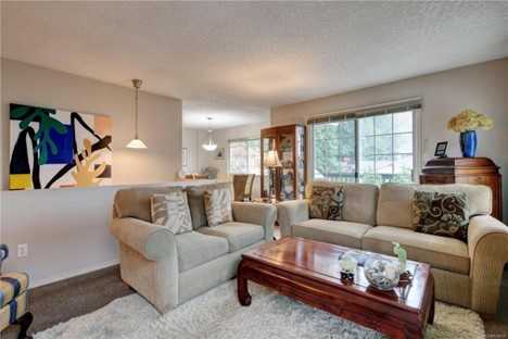 916 Randall Place - Photo 2 of 13