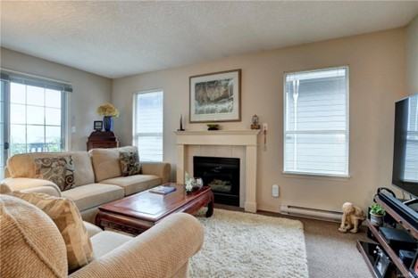 916 Randall Place - Photo 3 of 13