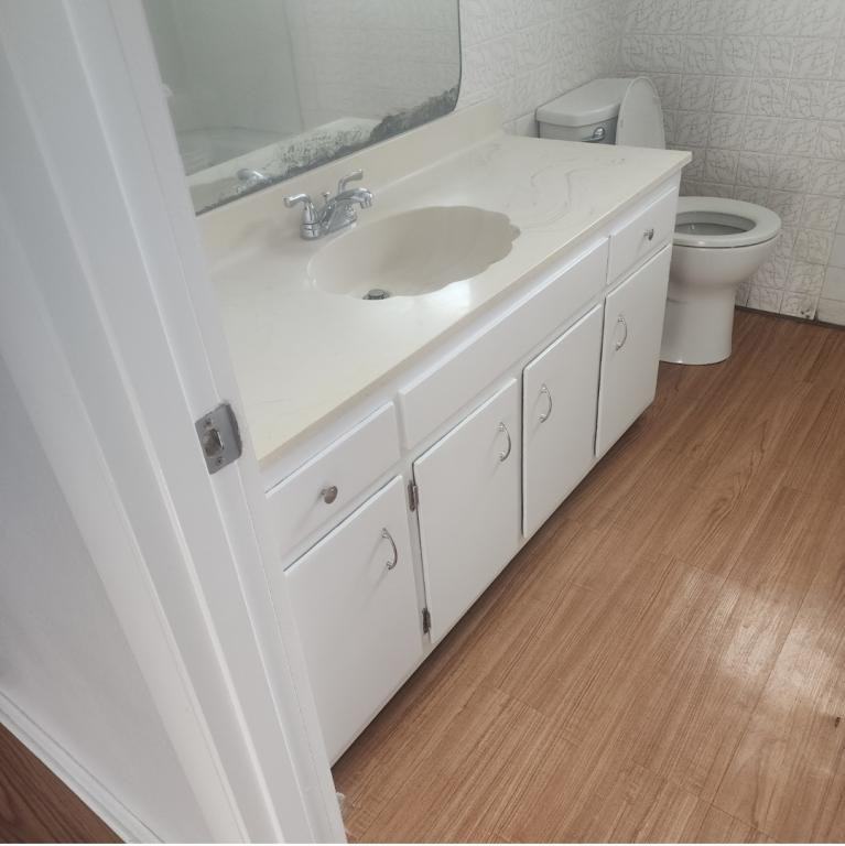 2404 Bellevue Dr - Photo 2 of 5