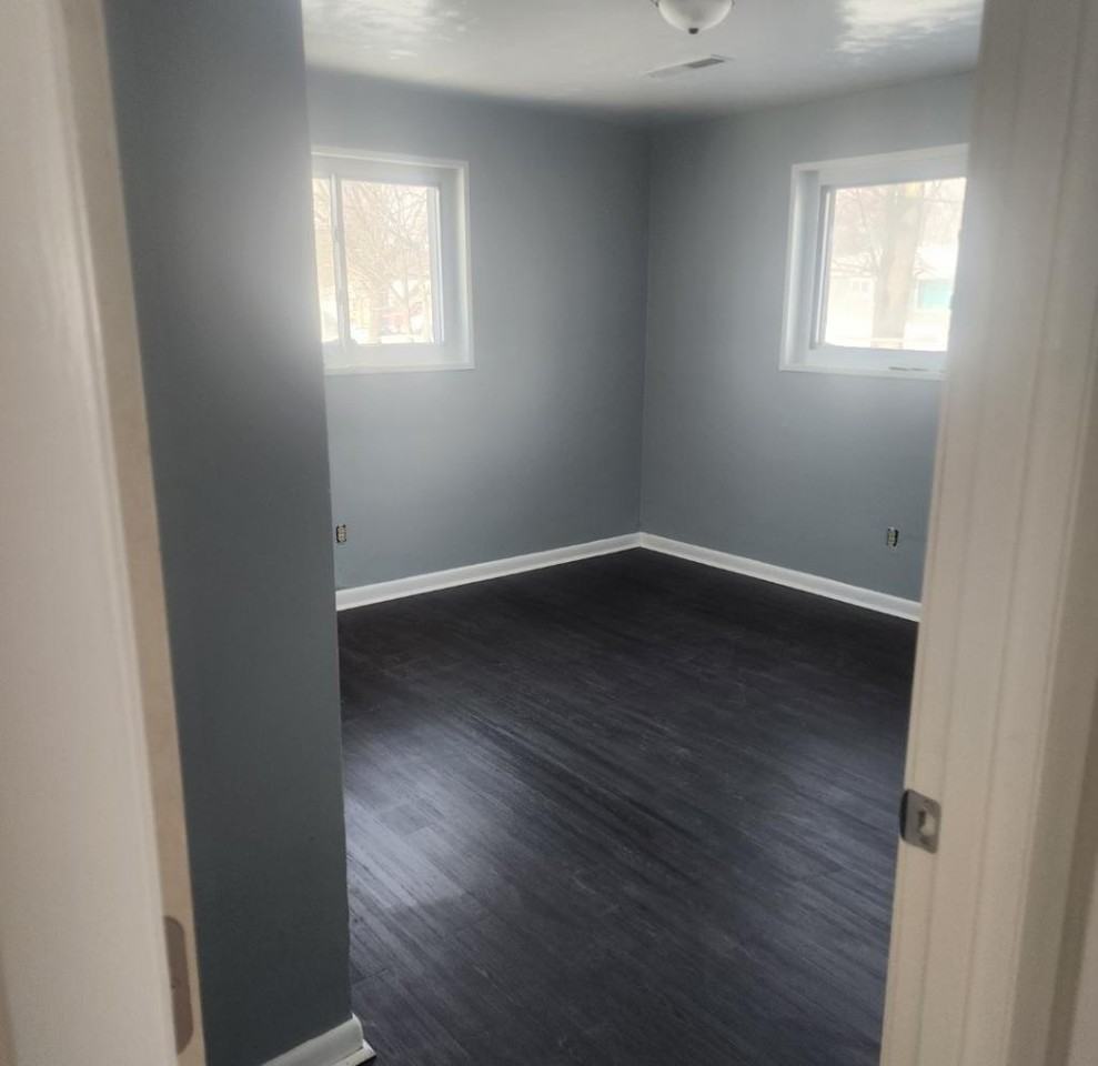 2404 Bellevue Dr - Photo 3 of 5