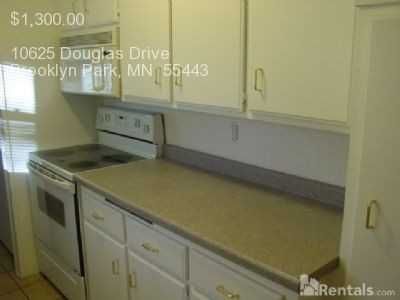 10625 Douglas Drive - Photo 2 of 11