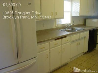 10625 Douglas Drive - Photo 3 of 11