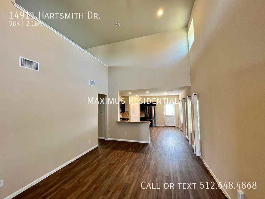 14911 Hartsmith Dr - Photo 3 of 21