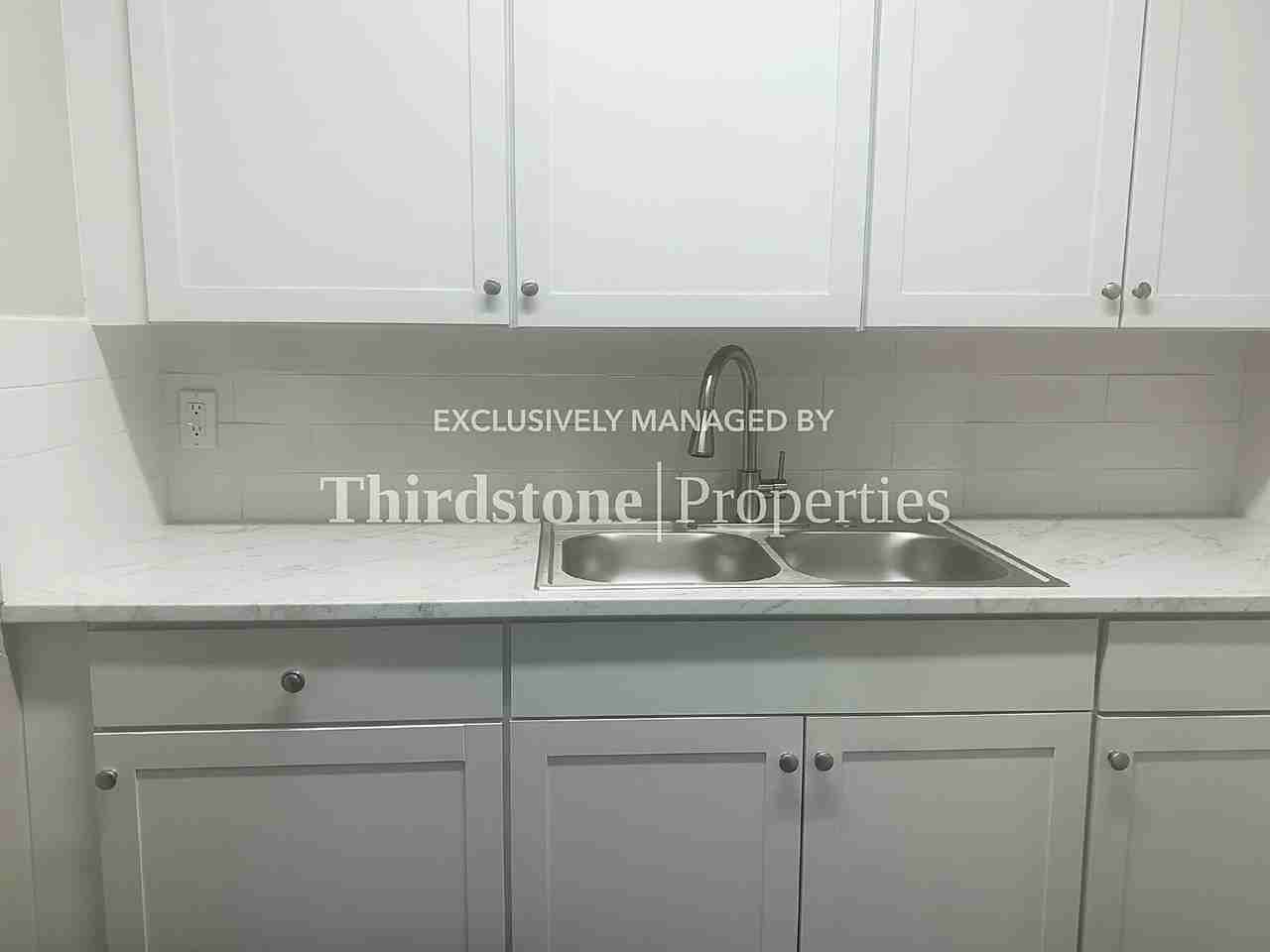 6967 Lorain St - Photo 2 of 21