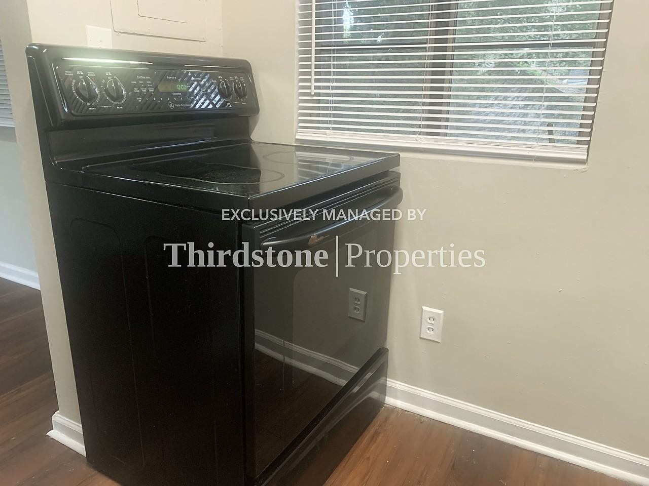 6967 Lorain St - Photo 3 of 21